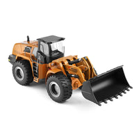 HKM-354451 1:14 Scale Electric Remote Control Truck with Light and Sound Features for Indoor and Outdoor Play