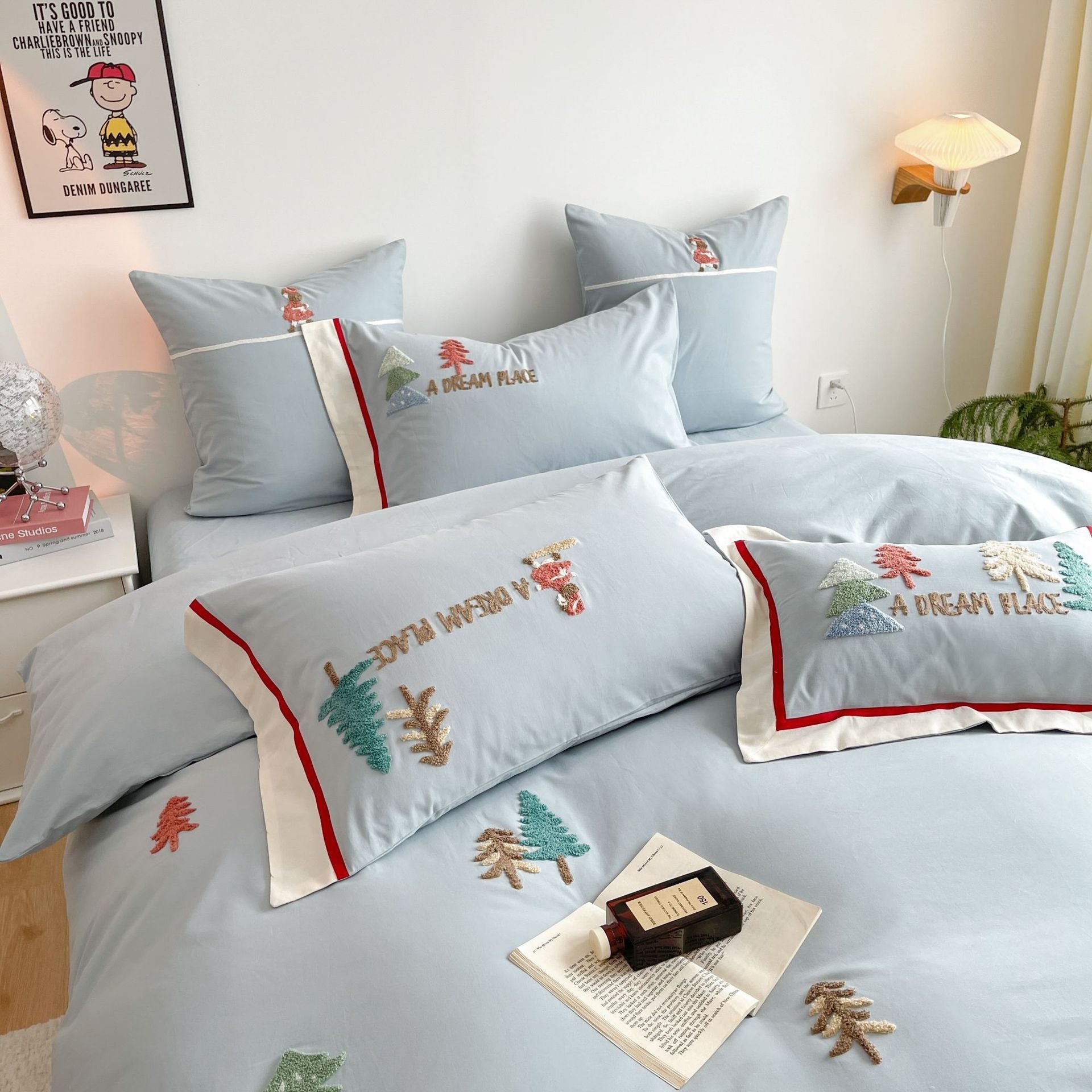 HKM-361235 Cotton Bedding Set with Geometric and Floral Patterns - Four-Piece Embroidered Collection