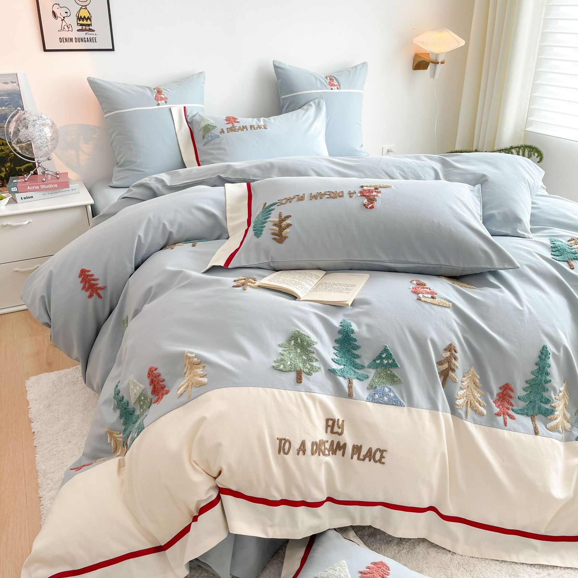 HKM-361235 Cotton Bedding Set with Geometric and Floral Patterns - Four-Piece Embroidered Collection