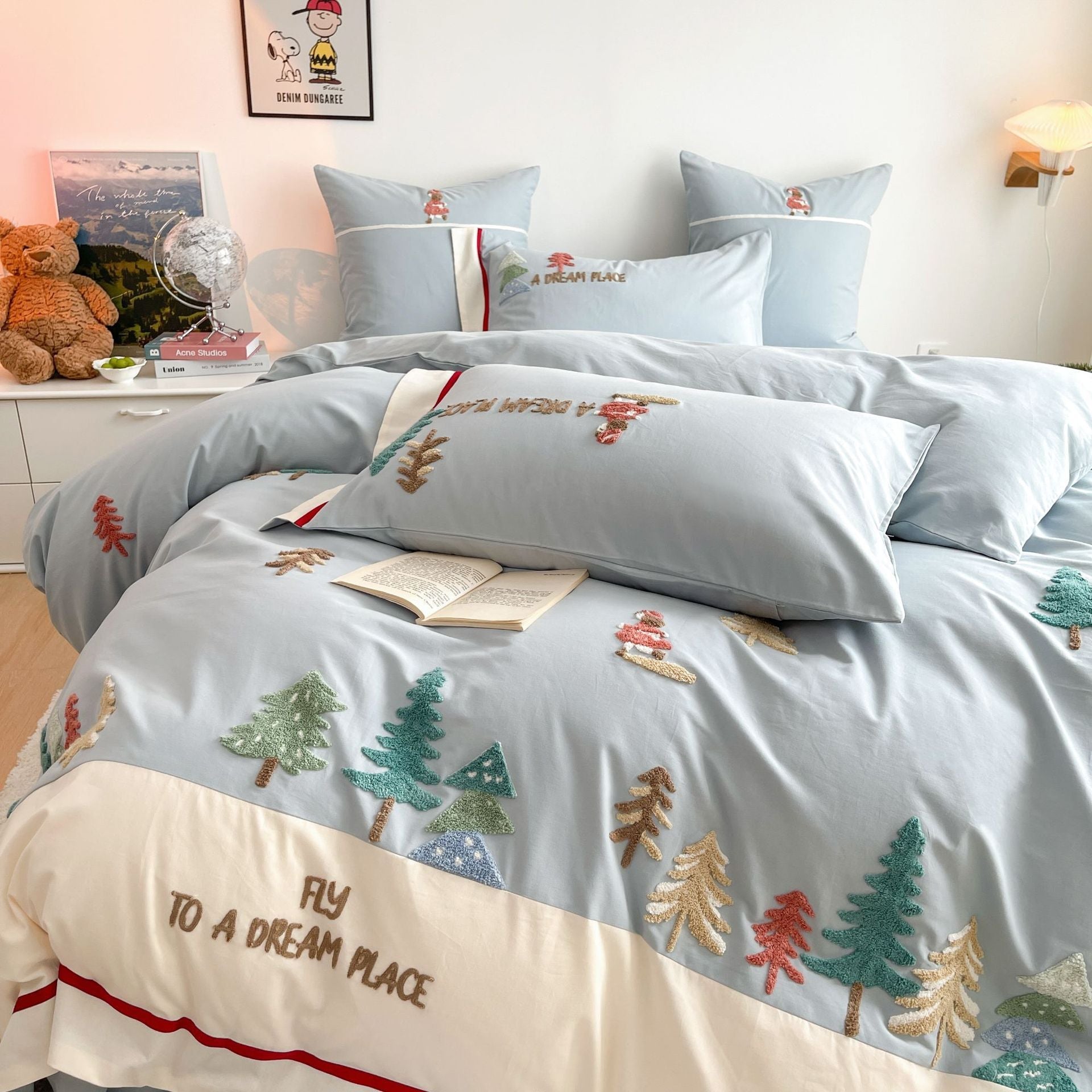 HKM-361235 Cotton Bedding Set with Geometric and Floral Patterns - Four-Piece Embroidered Collection