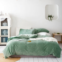 HKM-364691 Velvet Four-Piece Bedding Set for Winter Comfort