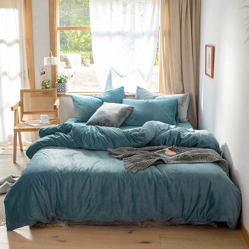 HKM-364691 Velvet Four-Piece Bedding Set for Winter Comfort