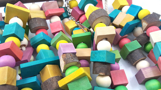 HKM-366099 Colorful Multi-Size Parrot Bite Toy for Small Pets - Wood and Synthetic Materials