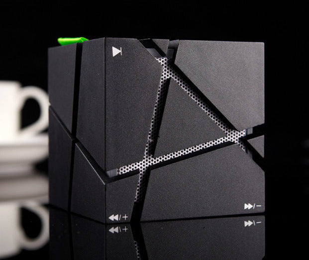 KTX-373459 Rubik's Cube Bluetooth Speaker with Colorful LED Lights for Mobile Devices