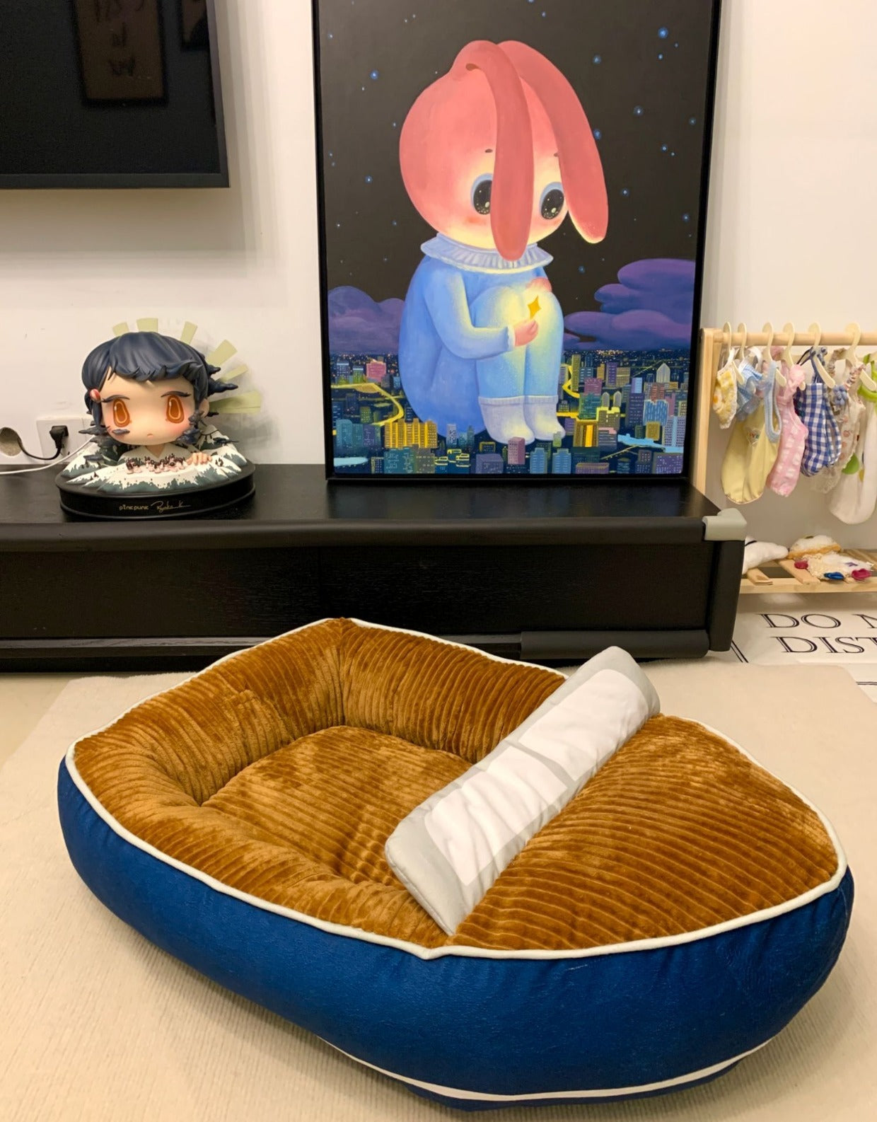 HKM-378643 Boat-Shaped Four-Season Universal Soft Dog Bed with Corduroy Surface and PP Cotton Lining, Coffee Color
