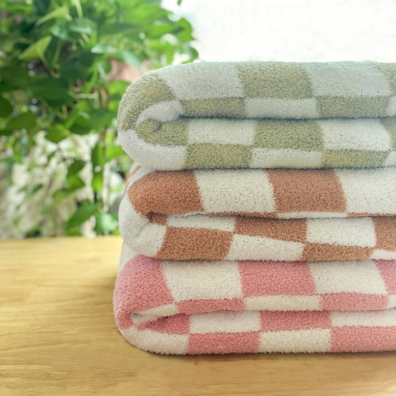 HKM-380499 Geometric Pattern Thin Air Conditioning Blanket for All Seasons - 127 x 152 CM