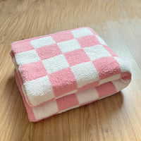 HKM-380499 Geometric Pattern Thin Air Conditioning Blanket for All Seasons - 127 x 152 CM