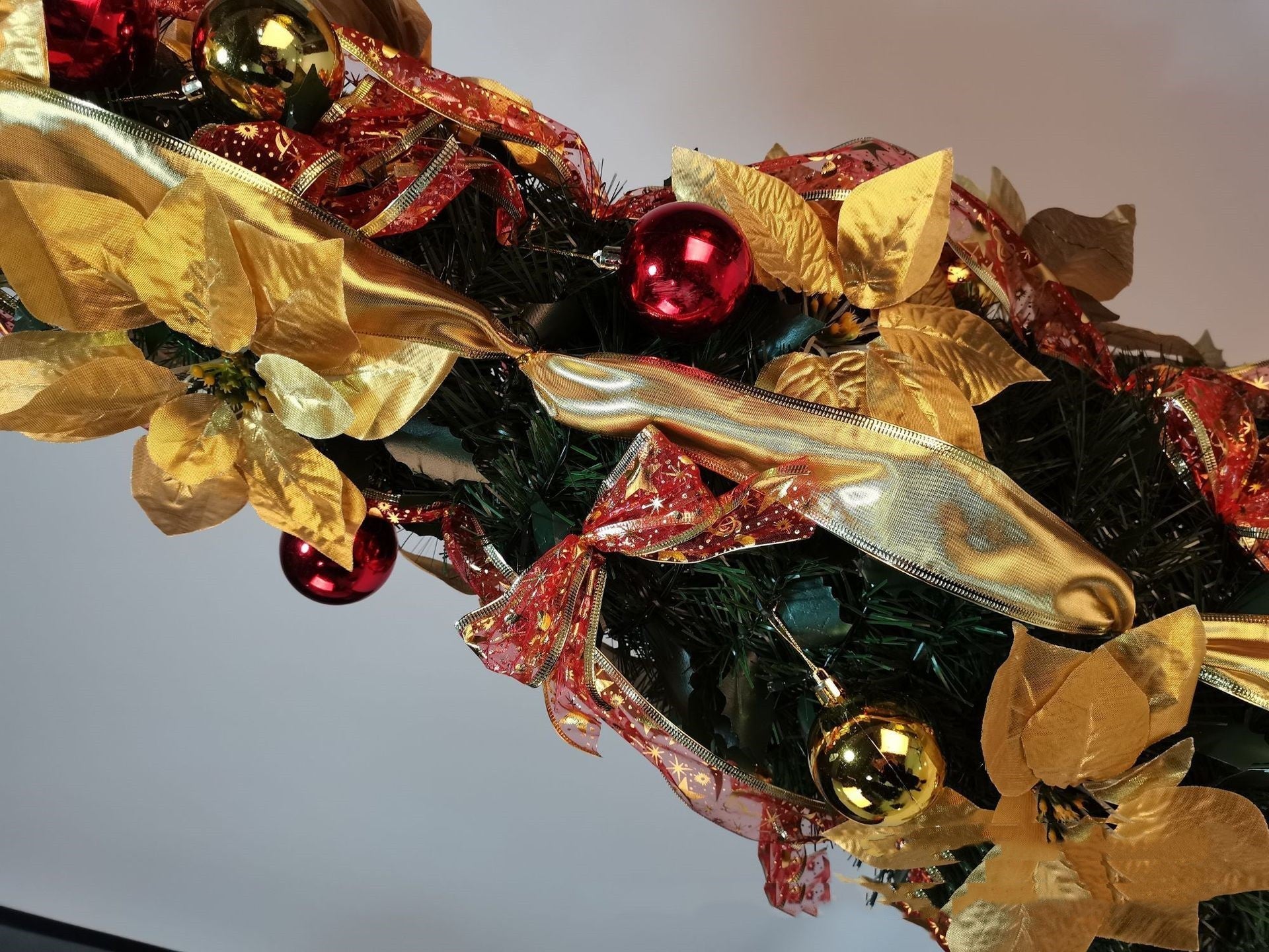 HKM-384403 Colorful Foldable Spiral Christmas Tree 180cm PVC Holiday Decor