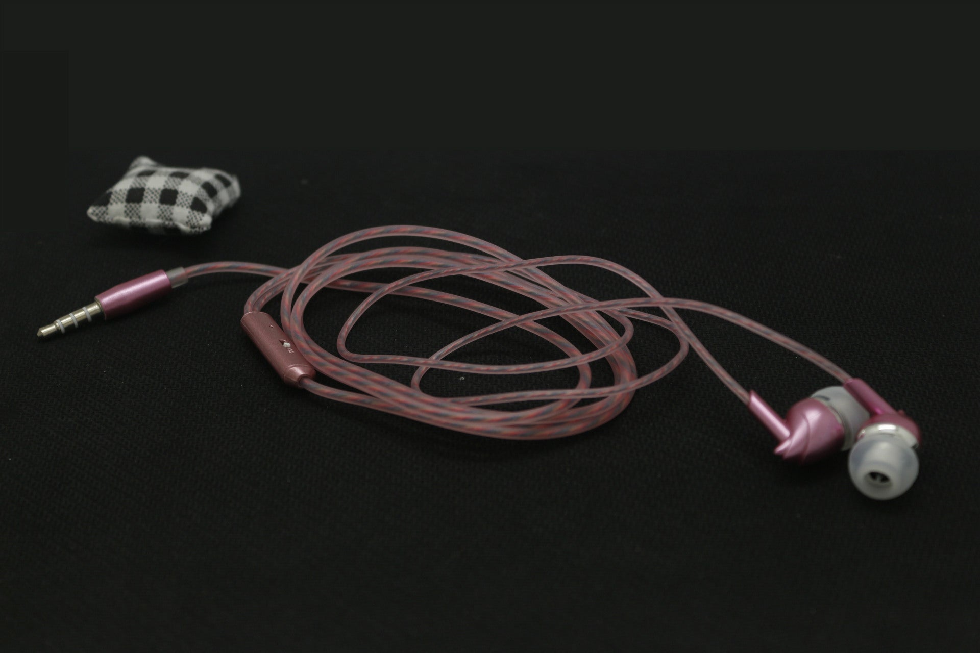 HKM-388307 Universal In-Ear Subwoofer Earplugs - Wired, 110cm, Compatible with Android, Windows Mobile, iOS - Available in Gold, Rose Gold, Silver