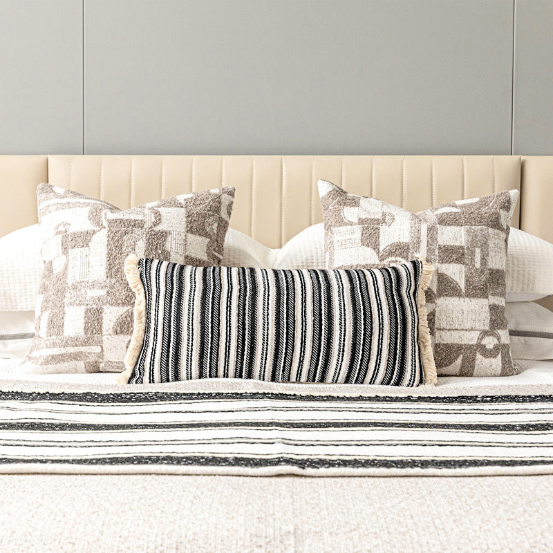 HKM-392019 Black and White Striped Jacquard Bedding Set for 1.5-1.8m Beds - Includes Blanket, Pillowcases, and Cushion Cover