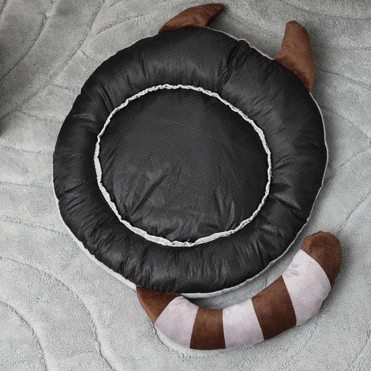 HKM-392147 Soft and Cozy Winter Pet Bed for Cats - Warm Cloth Kennel