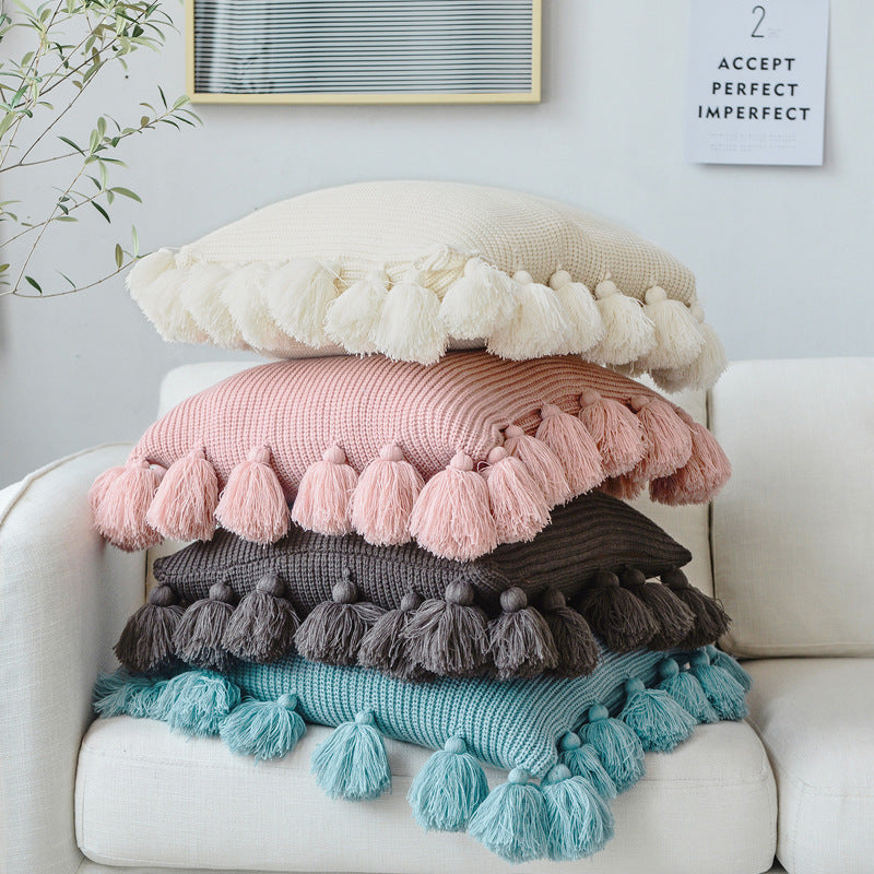 HKM-402515 Solid Color Wool Ball Pillow with Lantern Tassel - 45x45cm, Acrylic Material