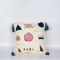 HKM-403539 Cotton Tufted White Pillowcase with Tassels for a Chic Casual Aesthetic
