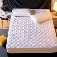 HKM-404179 Non-Slip Polyester Cotton Mattress Protector for Added Safety and Comfort