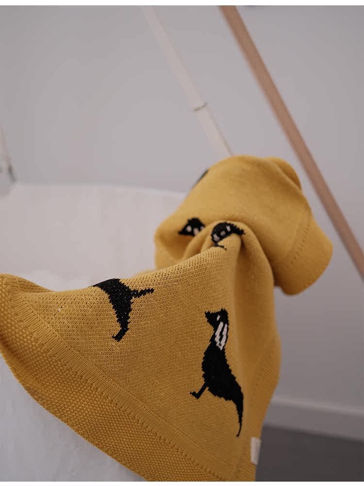 HKM-410131 Cotton Animal Pattern Knitted Blanket for Kids' Room - Multiple Sizes Available