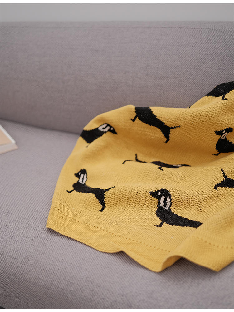 HKM-410131 Cotton Animal Pattern Knitted Blanket for Kids' Room - Multiple Sizes Available