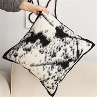 HKM-418835 Three-Dimensional Black and White Leopard Square Pillow Cover