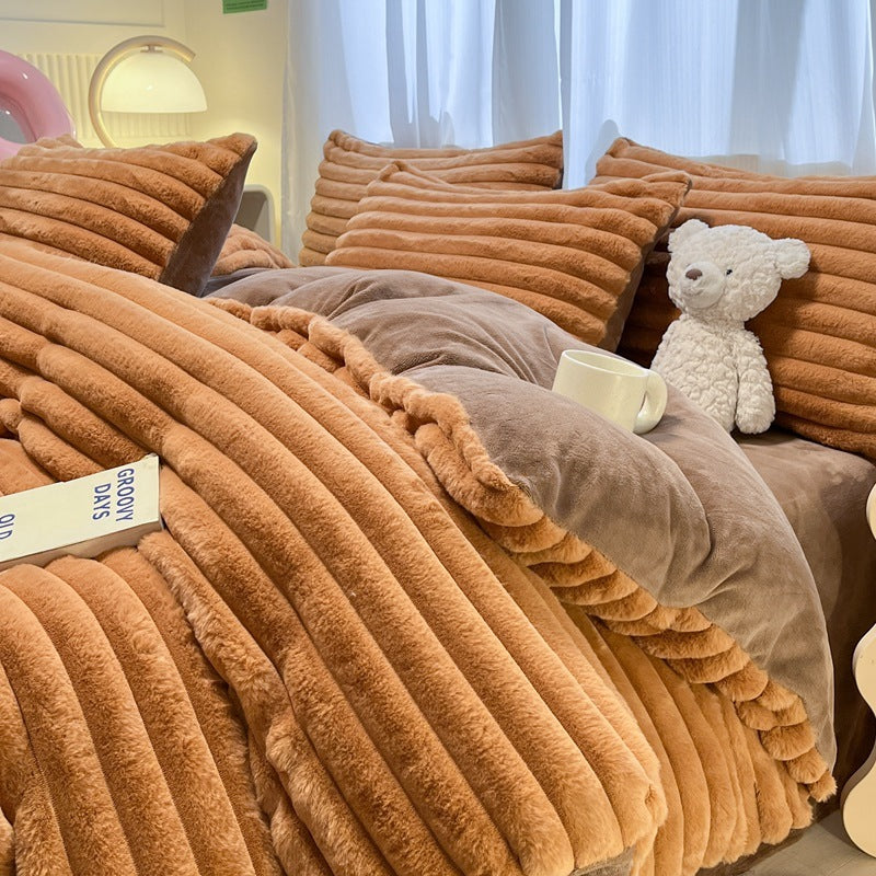 HKM-420179 Dehaired Angora Milk Fiber Thickened 4-Piece Bedding Set with Duvet Cover and Sheets