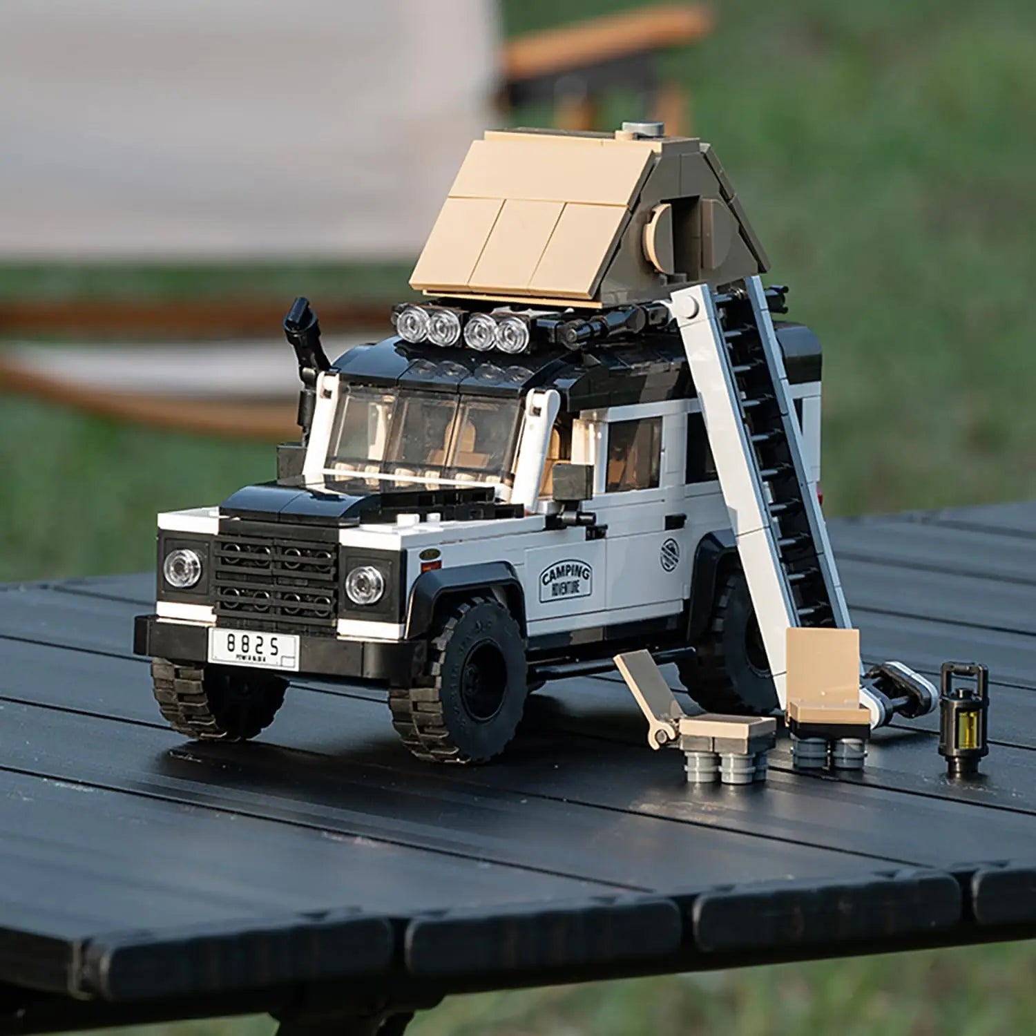 Off-Road Camping SUV Building Block Set with 676 Pieces for Model Car Enthusiasts