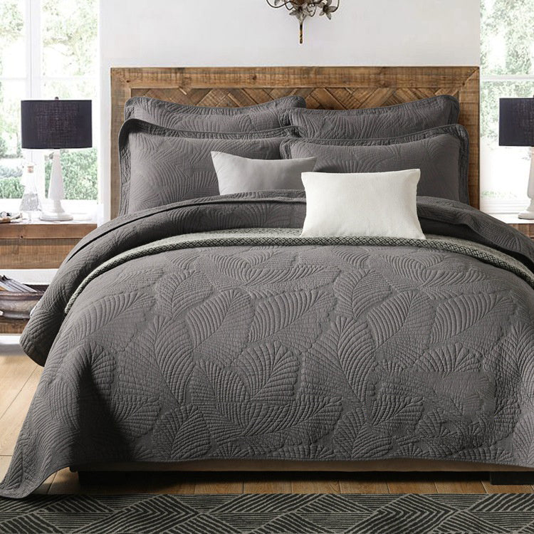 HKM-427859 Three-Piece Bedding Set with Randomly Cut Pillowcase Design - Soft Fabric, Easy Care