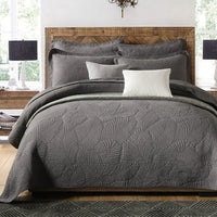 HKM-427859 Three-Piece Bedding Set with Randomly Cut Pillowcase Design - Soft Fabric, Easy Care