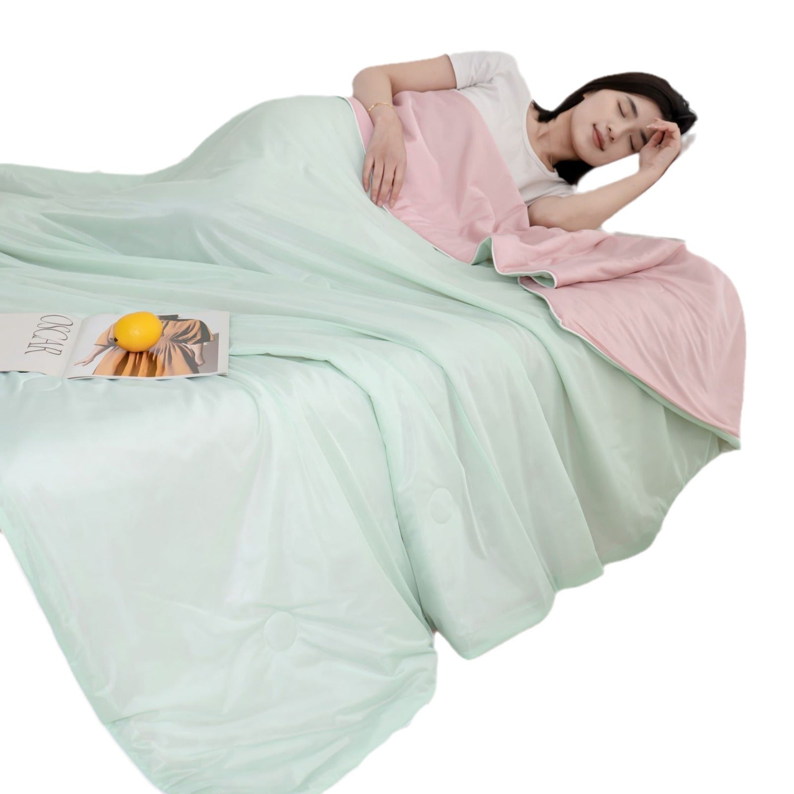 HKM-431699 Summer Lightweight Machine Washable Quilt with Cool Fiber and Airable Cover