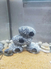 HKM-432211 Decorative Resin Stone Fish and Shrimp Breeding House with Water Purifying Function