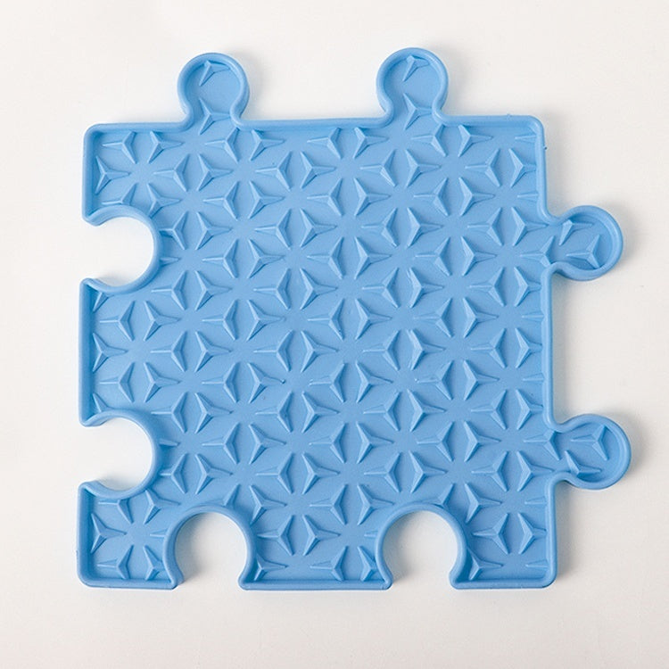 HKM-433555 Pet Silica Gel Lick Mat with Suction Cups - Available in Red, Yellow, Green, and Blue