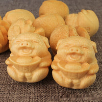 HKM-437075 Cute Solid Bamboo Pig Carving Ornament for Gifts and Decor