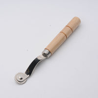 HKM-439123 Crimping Wheel Tool with Wooden Handle for Paper, Fabric, and Leather