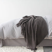 HKM-444819 Cozy Polyester Fiber Nap Blanket - 127 x 170 cm Perfect for Relaxation