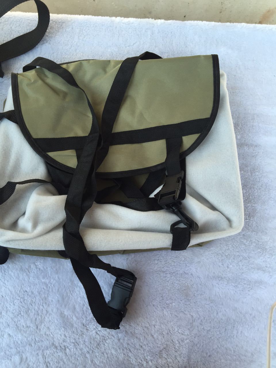 HKM-445587 Explosive Car Travel Breathable Pet Bag