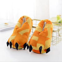 HKM-457235 Cozy Plush Dinosaur Claw Slippers for All Ages - Non-Slip Fuzzy Comfort