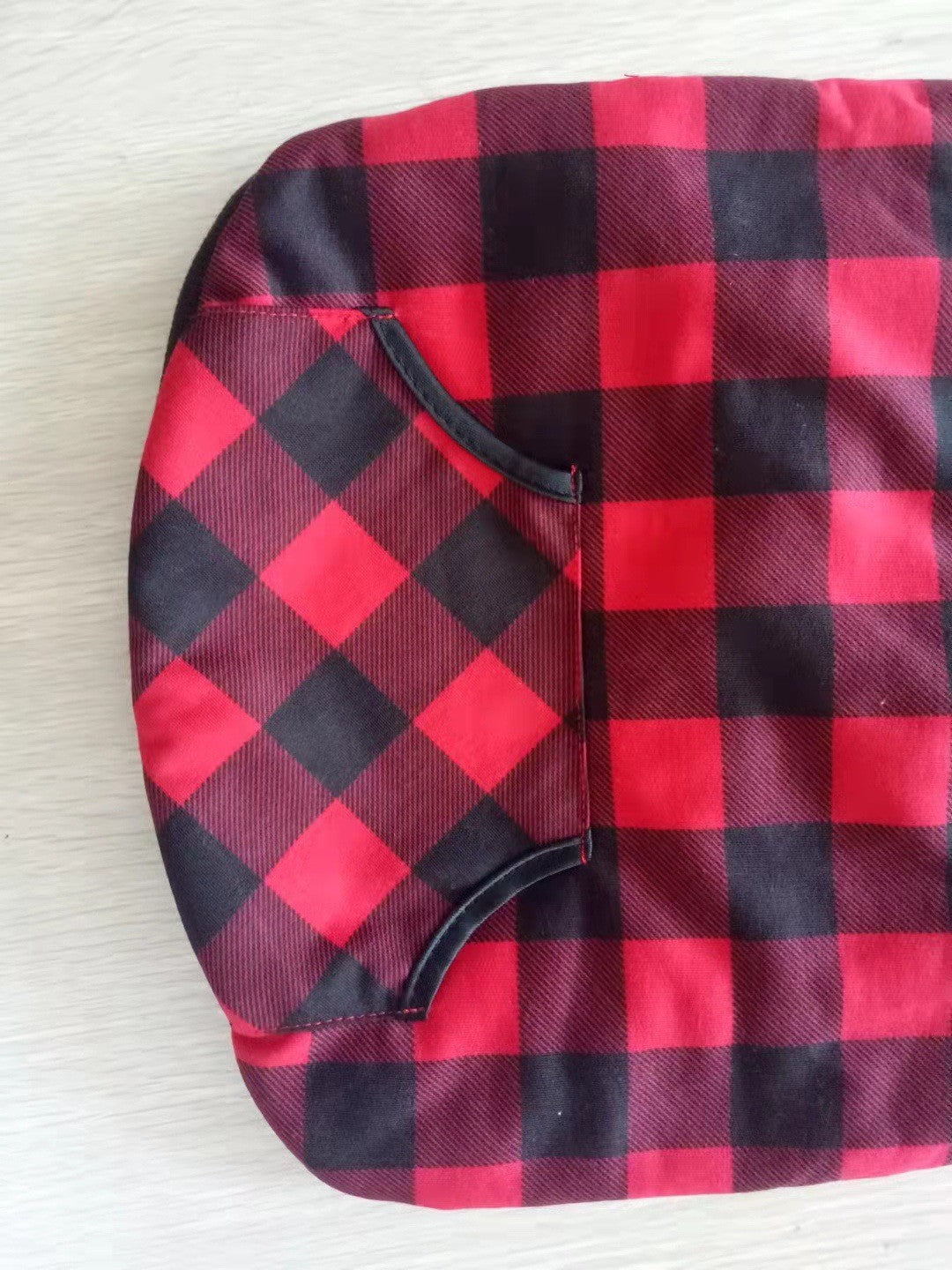 HKM-464723 Thickened Christmas Dog Clothes in Black and Red Plaid - Cozy Apparel for Small to Large Dogs