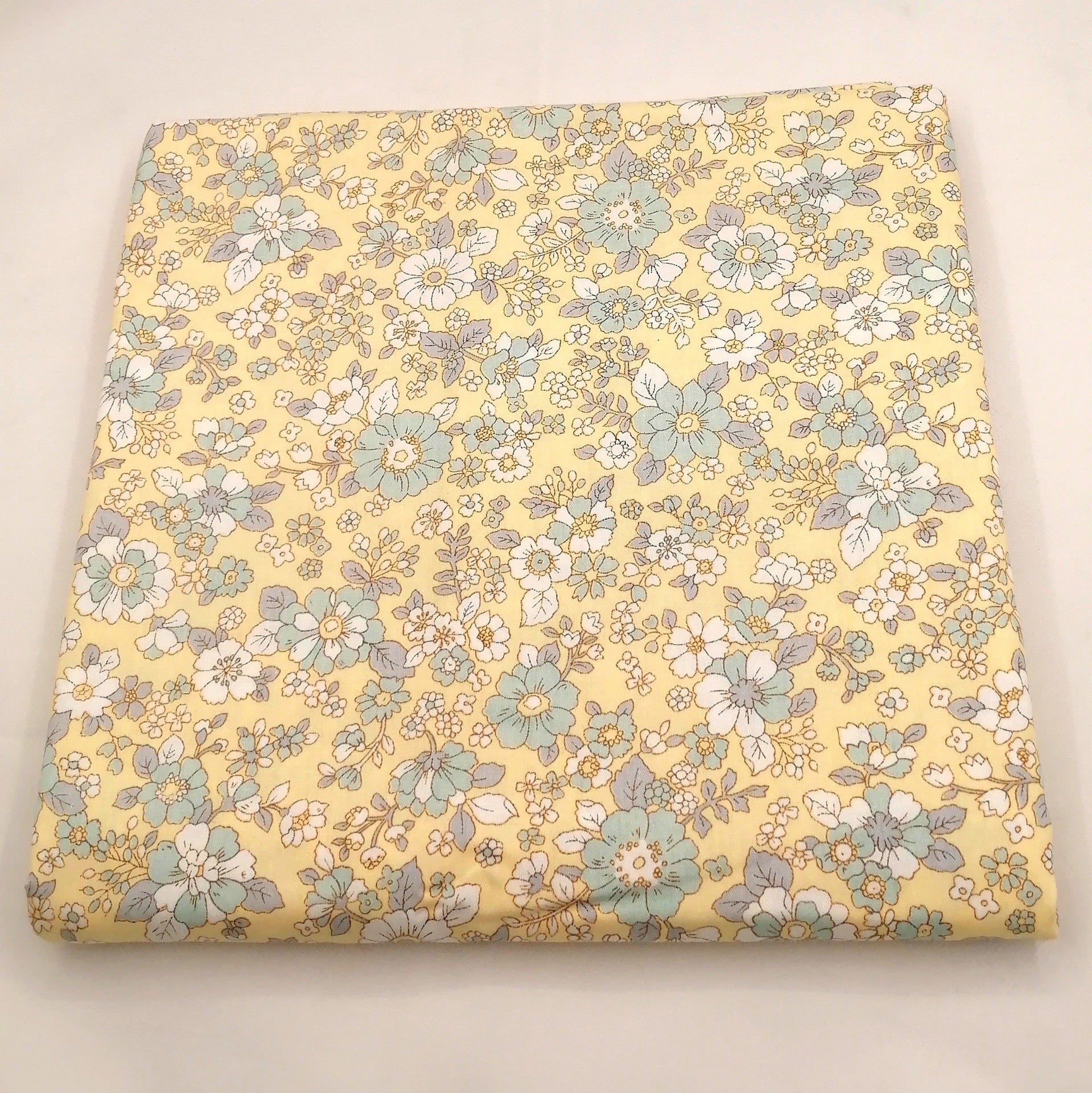 HKM-466131 Cotton Twill Printed Fabric for DIY Handmade Patchwork - Multiple Sizes Available
