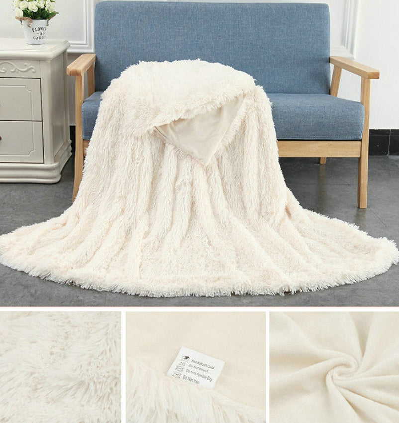 KTX-472979 Double-Layer Plush Blanket with Velvet Touch for Versatile Use and Comfort