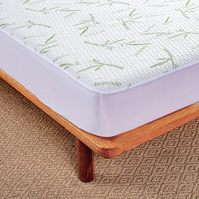 HKM-474515 Bamboo Leaf Waterproof Mattress Protector with Breathable Quilted Design for 1.8m Bed