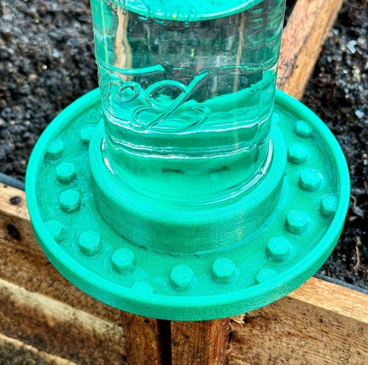 HKM-481363 Hummingbird Bee Feeding Bird Feeder in Vibrant Colors, 17*17*19cm