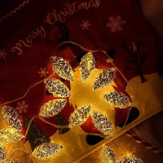 HKM-486995 Pine Cone Light String for Holiday Decoration - 1.5m & 3m Options with USB or Battery Power