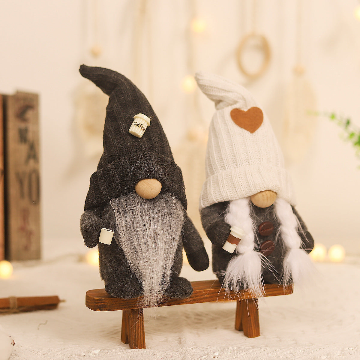 HKM-487827 Couple's Hand-Grinding Coffee Doll Ornaments - Cute Decor for Home or Office