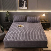 HKM-490323 Breathable 3-Piece Solid Color Quilted Mattress Set with Pillow Covers