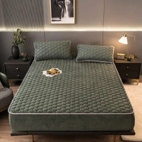 HKM-490323 Breathable 3-Piece Solid Color Quilted Mattress Set with Pillow Covers