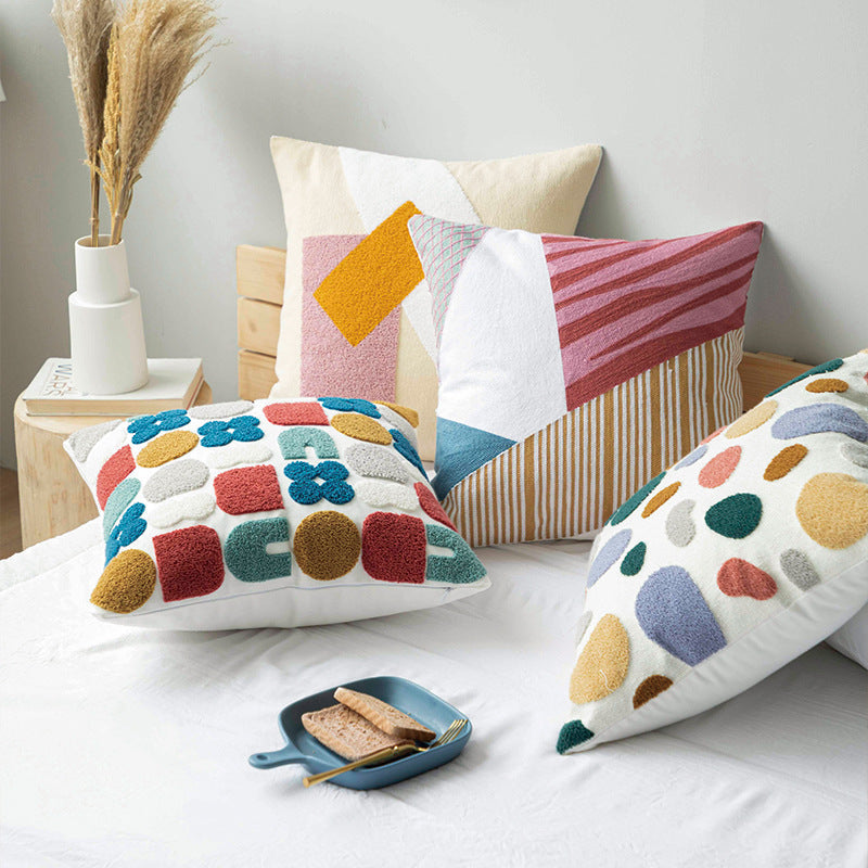 HKM-500499 Cotton Canvas Cushion Cover with PP Cotton Filling in Circle and Heart Patterns for Bedroom and Outdoor Use