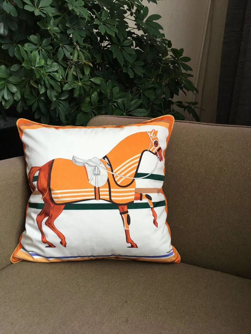 HKM-507347 Velvet Double-Sided Printed Geometric Horse Head Pillow Case, 45cm