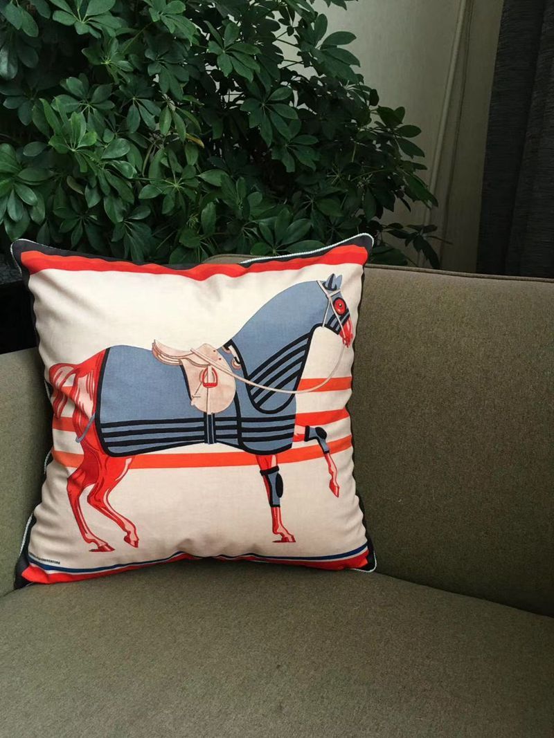 HKM-507347 Velvet Double-Sided Printed Geometric Horse Head Pillow Case, 45cm