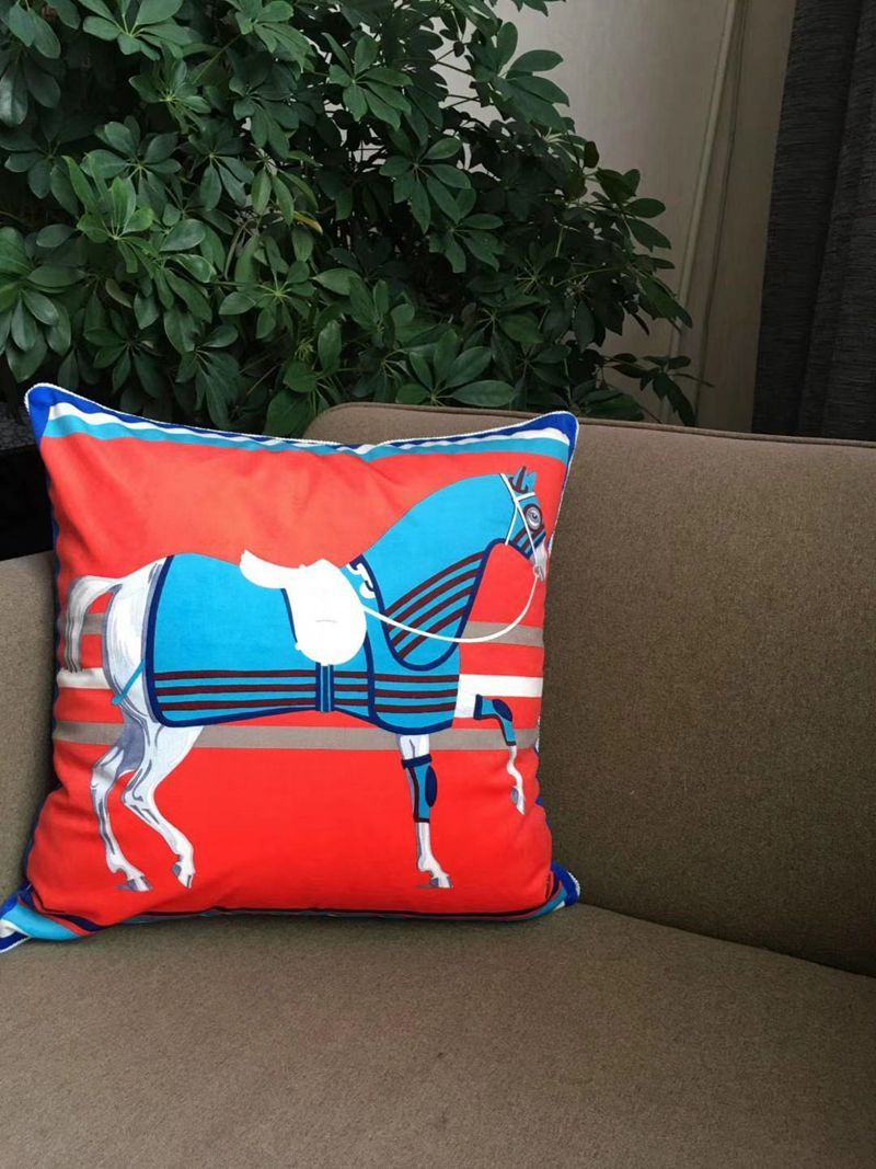 HKM-507347 Velvet Double-Sided Printed Geometric Horse Head Pillow Case, 45cm