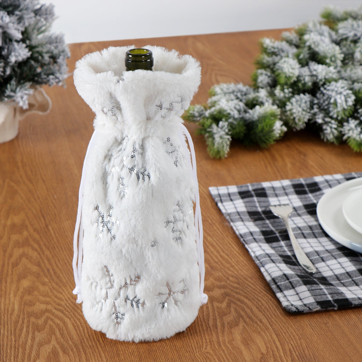 HKM-509715 Plush Snowflake Sequin Wine Bottle Cover, Fleece Cloth Christmas Decoration