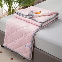 HKM-512723 Versatile Summer Cool Fiber Quilt in Multiple Sizes - Modern Design with Polyester Fiber Filling