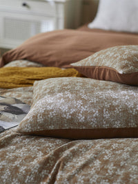 HKM-518483 Retro Maroon Floral Three-Layer Cotton Bed Set – Four Pieces for 1.5m, 1.8m, or 2.0m Beds