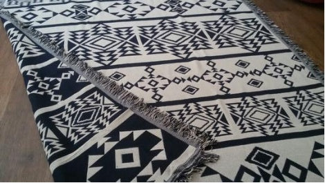 HKM-521171 Geometric Cotton Throw Blanket for Cozy Comfort